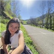 Soy muy activa y paciente con las personas que lo requieren y debido a mis estudios cursados me gustaría dar clases particulares a niños de tercero y cuarto de la ESO y primero y Segundo de bachiller